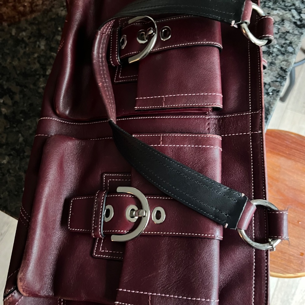 Coach - Picture 2 of 5